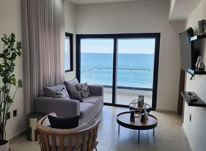 Hermoso Condominio En El Malecon En Nivel 7