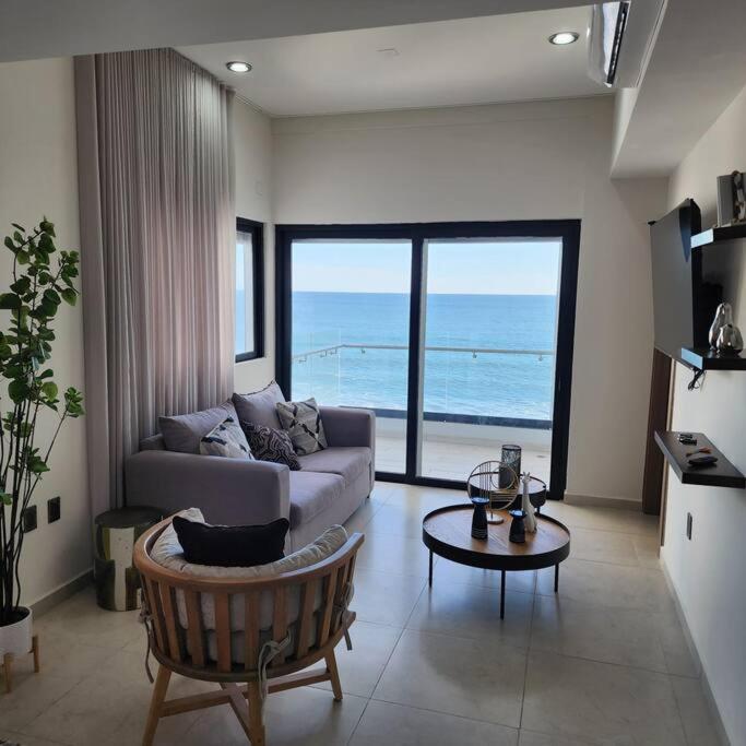 Hermoso En El Malecon En Nivel 7 Apartamento *